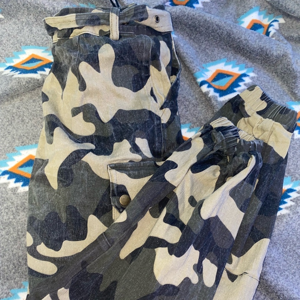 Vintage Camo Pants. Worn once, smoke free home